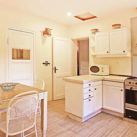 10 Bedroom Cozy In Vilanova Del Valles Holiday home
