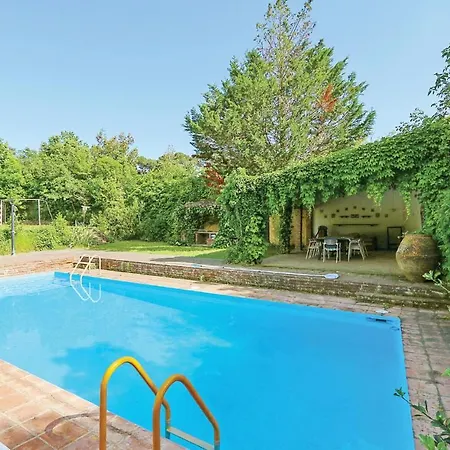 Holiday home 10 Bedroom Cozy In Vilanova Del Valles Vallromanes