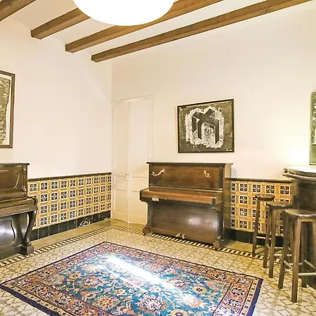 10 Bedroom Cozy In Vilanova Del Valles Holiday home Vallromanes