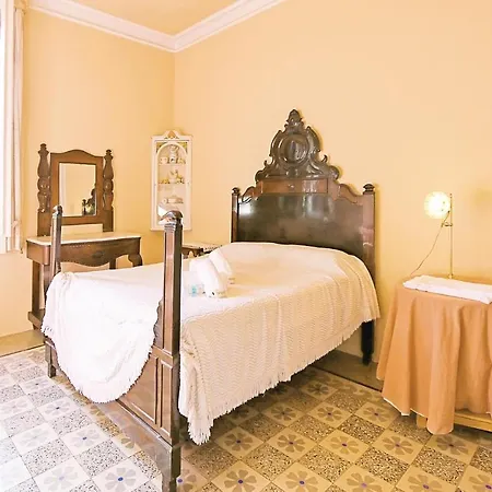 Holiday home 10 Bedroom Cozy In Vilanova Del Valles *