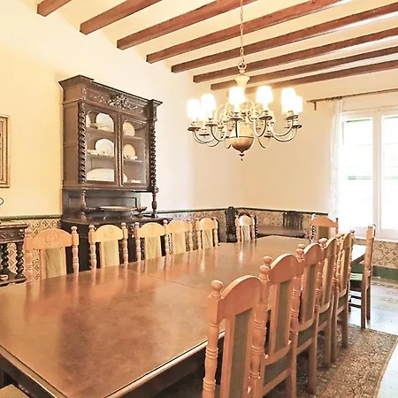Holiday home 10 Bedroom Cozy In Vilanova Del Valles *