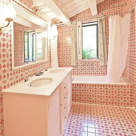 10 Bedroom Cozy In Vilanova Del Valles Vallromanes